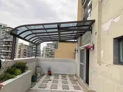  定制安装阳台露台遮阳雨棚能打造理想户外空间，提升居住环境
