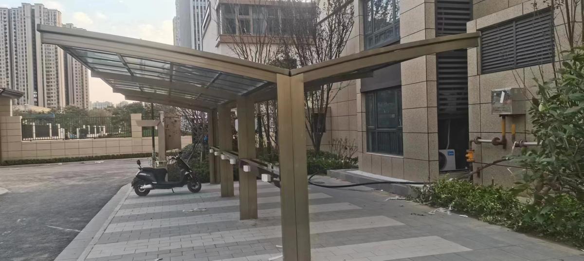 高端小区充电棚