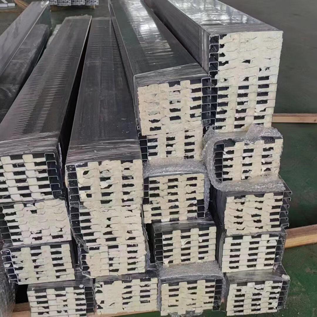 长城板型材安装现场