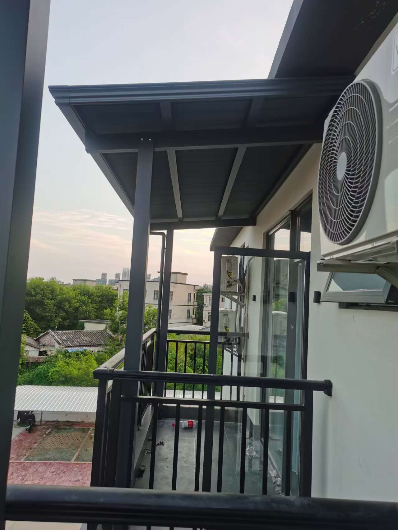 民宿酒店阳台雨棚