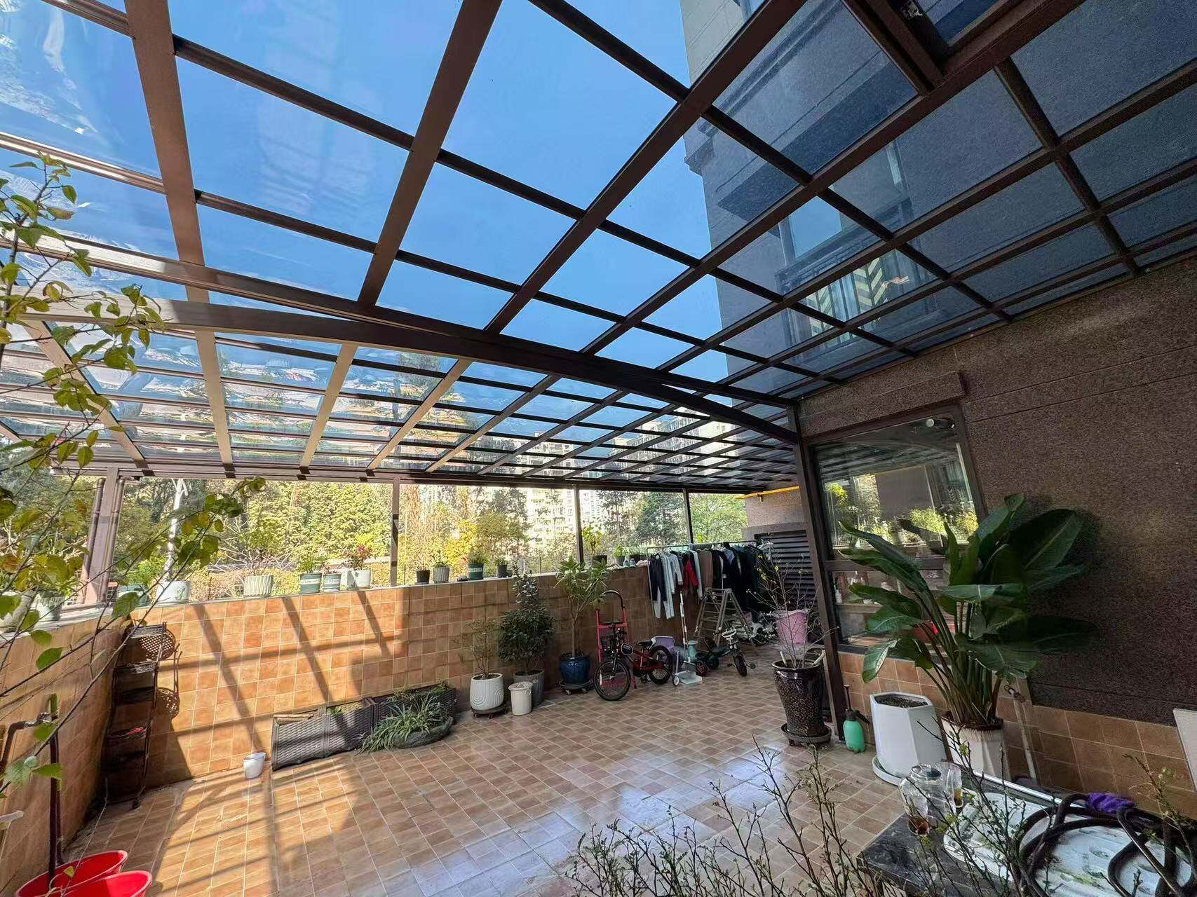 海口美兰高层建筑露台耐力板雨棚