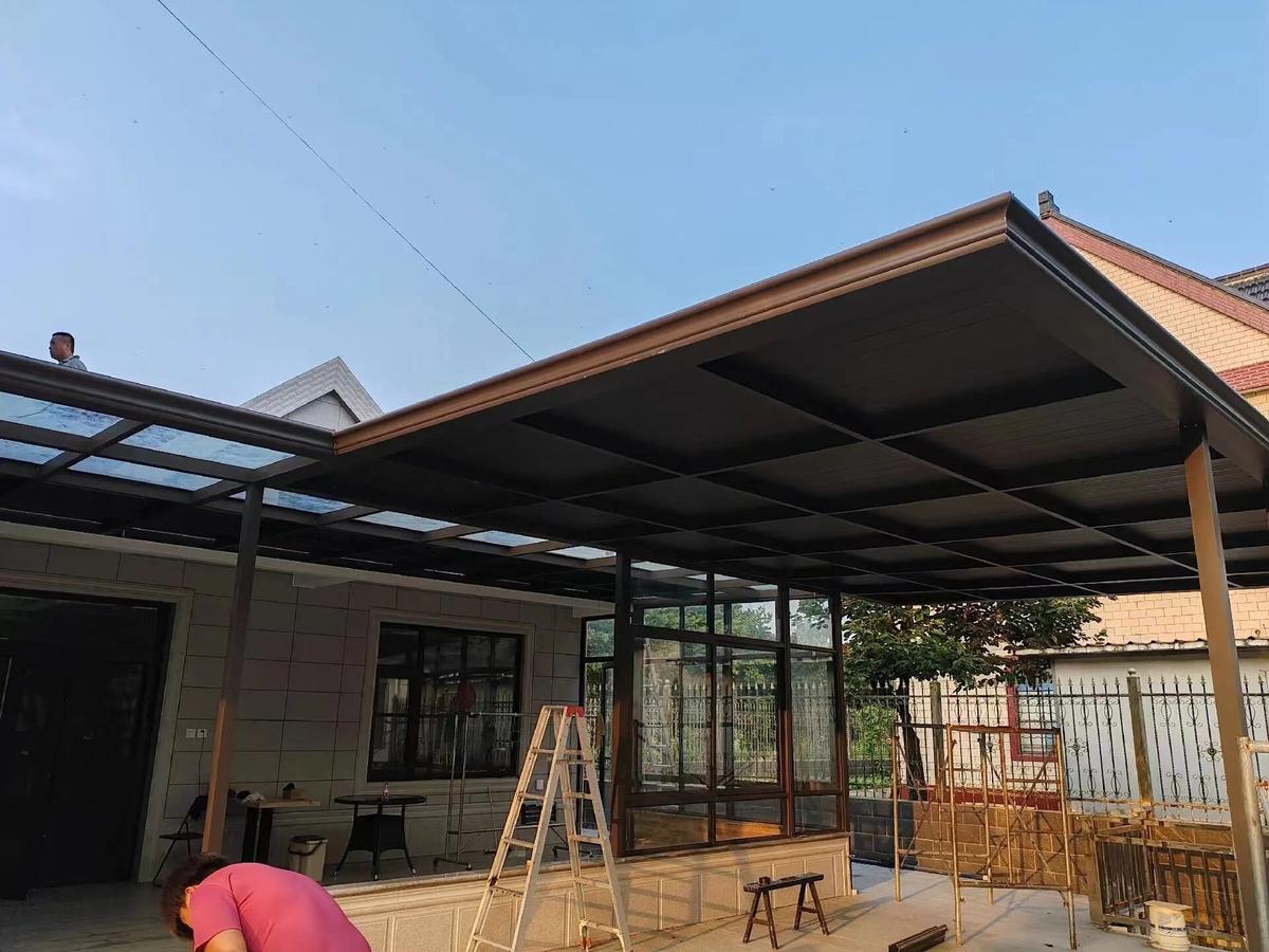 海口长城板+玻璃雨棚组合