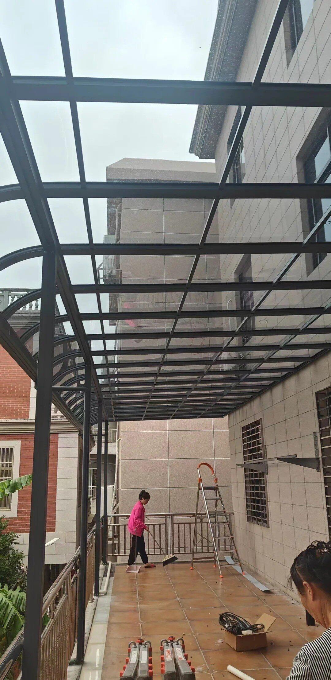 海口自建房阳台弧形雨棚