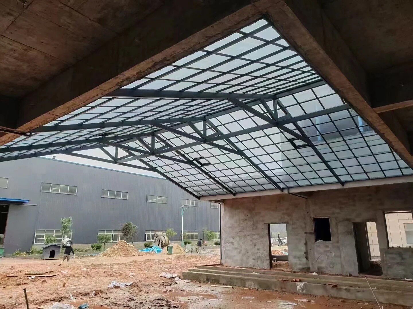 海口市工业园区大跨度钢结构耐力板雨棚