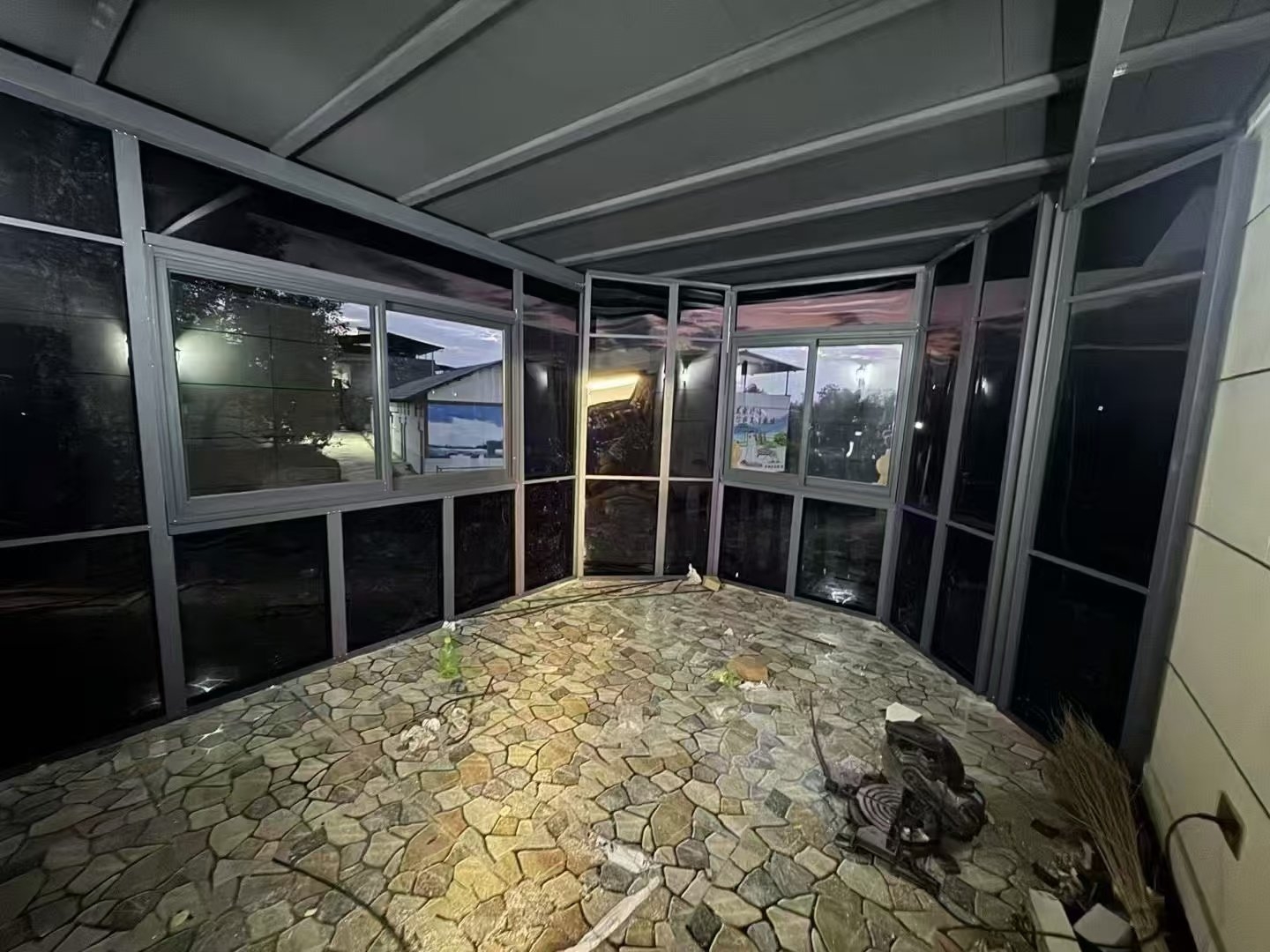 铝合金雨棚改造